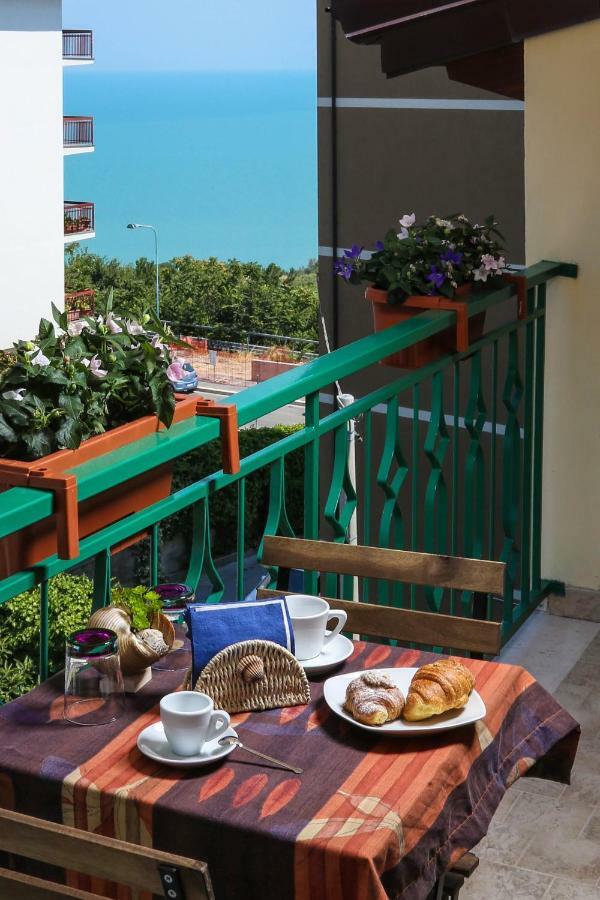 Le Mansardine Bed & Breakfast Vasto Exterior photo